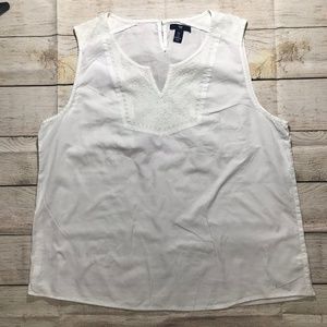 3/$15 GAP White Sleeveless Blouse Size L EUC